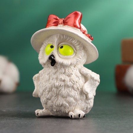 Figure "Owl in a hat" 10x5x5cm-1