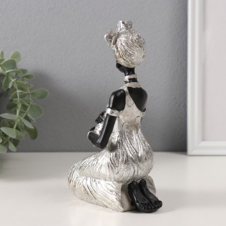 Souvenir Polystone "African with a child, in a silver dress" 11x7.5x18 cm-2