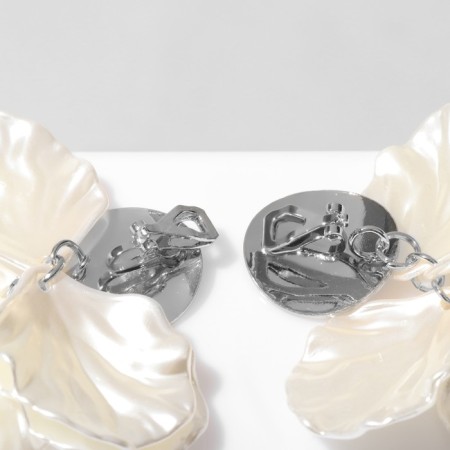 Clips "Breeze", white color in silver-3