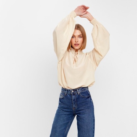 Female blouse minku: Enjoy Milk color, rr 52-4