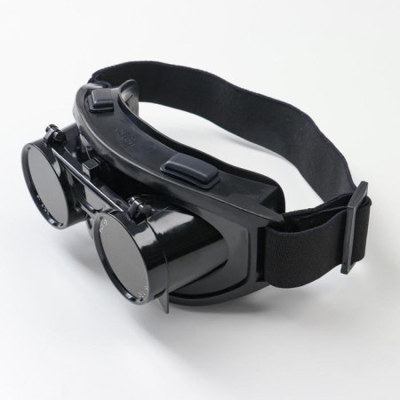 Glasses protective "source" about closed type with indirect ventilation of the gas welder (with hinged st.-1