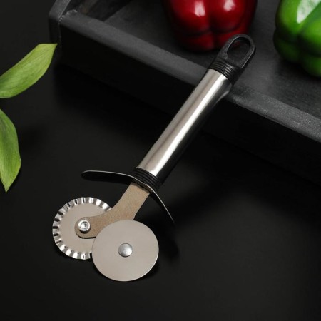 Knife for pizza and dough the share "Assistant", 18 cm, double, black color