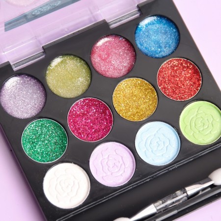 Cosmetics set for girls: shadows, shine, applicator-6