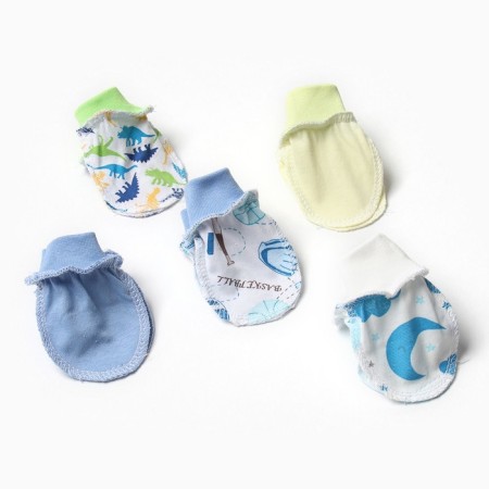 Hoods for a boy, color mix