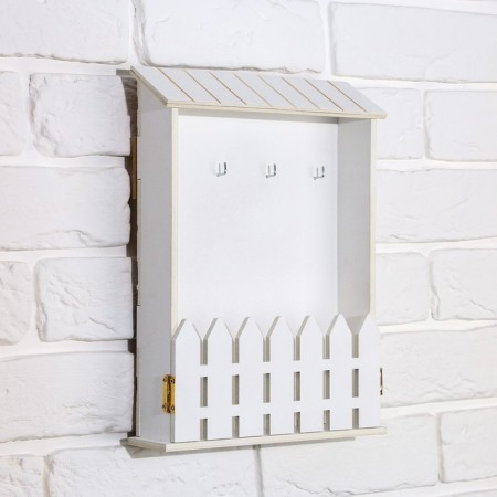 The keybox is “white”, 22.5 x 30.5 x 5.7 cm.-1