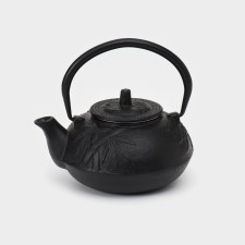 Cast iron kettle, 600 ml, with sieve, enameled coating inside, black color