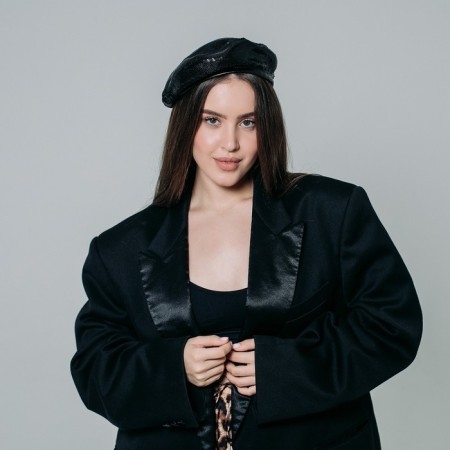 Takes with sequins, black color, rr 56cm-6