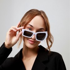 Sunscreen glasses, UV 375, Linza 4.2 x 5.2 cm, width 14.5 cm, pipe 14.6 cm, white