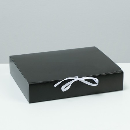 The box is folding, black, 25 x 20 x 5 cm