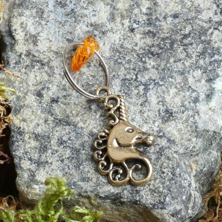 Unicorn-Talisman keychain, natural amber-2