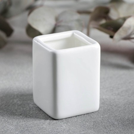 Porcelain stand for toothpicks Wilmax, 4 × 5 cm, white color