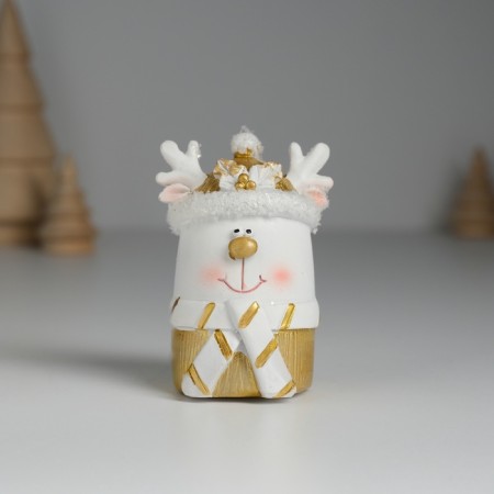 Polystone souvenir "Deer white in a hat and scarf" 4x4x7 cm