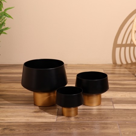 Kashpo on the stand "Chile" metal (set 3 pcs), diameter 30, 23 and 18 cm