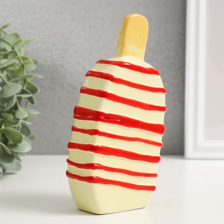 Pigger Ceramics "Gragging Eskimo" Red strips 8.2x3.8x15.5 cm-1