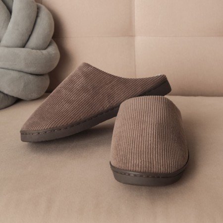 Male sizes 44-45, brown sizes-8