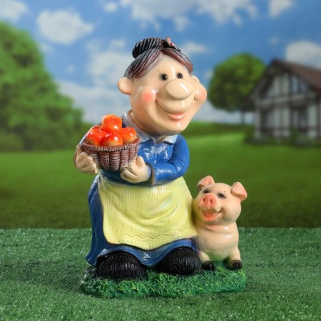 Garden figure "Grandma with a pig" blue, 30x21cm