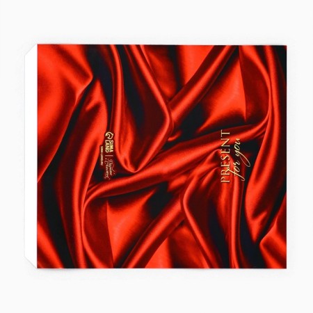 Silk chocolate wrapper, 18.2 x 15.5 cm