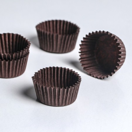 Baking uniform, brown 3.5 x 2 cm