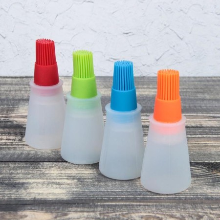 A brush with a reservoir for oil "Olio", 11 cm, color mix-10