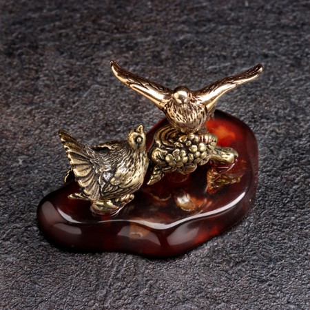 Souvenir "Pigeons on a branch", brass, amber-3