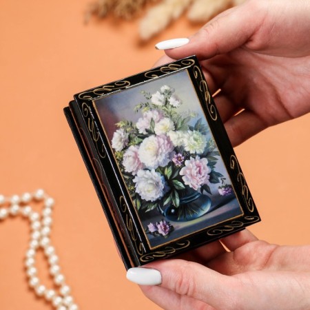 Casket "Piones in a vase", 7.5 × 10 cm, lacquer miniature-2