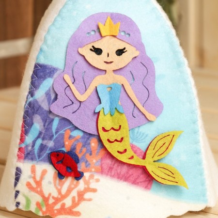 Banch hat for a nursery with an application of the Lylak mermaid, felt-1
