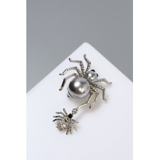 Brooch 
