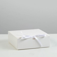 The box is folding, white, 15 x 15 x 5 cm