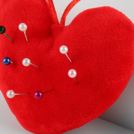 A needle with a loop "Heart", 8.5 × 6.5 × 3.5 cm, red color-2