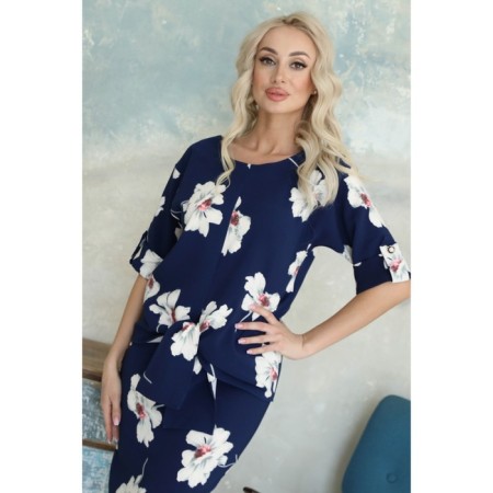 Female costume, size 44-13