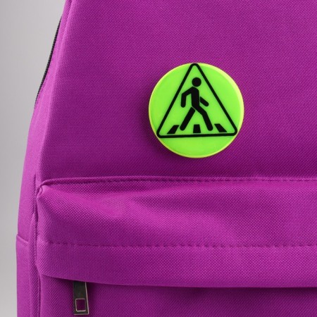 The reflective icon "Pedestrian crossing", D = 5.8 cm, color mix-1