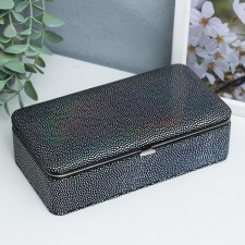 Casket to the leatherette for jewelry 