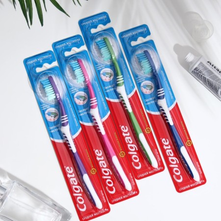 Colgate toothbrush "Expert purity", average stiffness-3