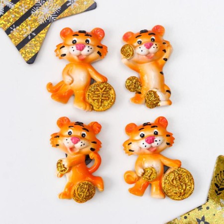 Magnet Polystone "Tigrush with gold coins" mix 6x5 cm
