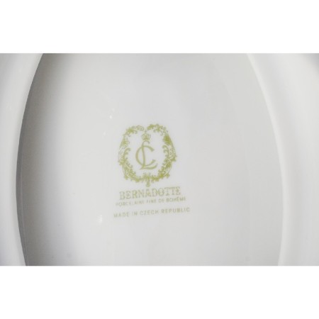 A dish on a cake leg with 2 bernadotte handles, decor "Hunting Stories", 27 cm-2