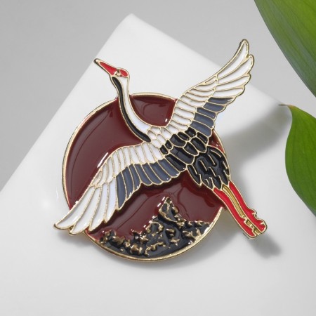 Brooch "Crane" soaring over the sea, colored in gold-2