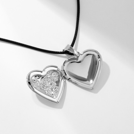 Piece on the lace "For a photo" Heart with a rose, color black silver on a black lace, 45 cm-3