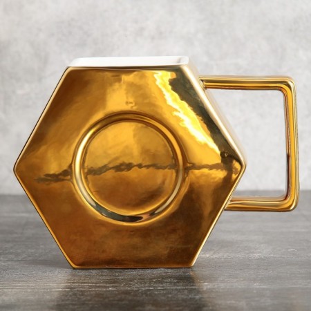 Ceramic Golden Hood mug, 550 ml, golden color-1