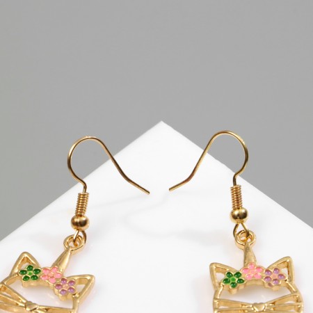 Earms enamel "cat" with leaves, colored in gold-1