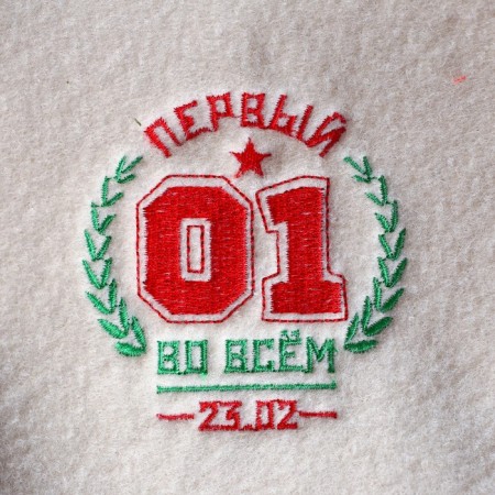 Рукавица "Первый во всем" вышивка-1