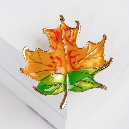 Brooch "Liszt" Maple, Orange-green color in gold-1