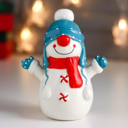 Souvenir Ceramics "Snowman, a hat-ear and red scar" 13.6x7.2x10.9 cm