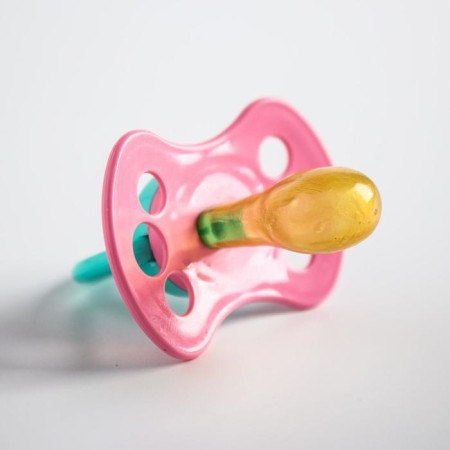 Latex anatomical “Favorite” nipple, with a cap, from 0 months., Mix color-5