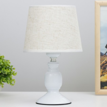 Loretta table lamp E27 40W white 17.5x17.5x29 cm Risalux
