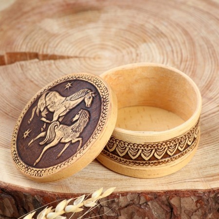 Casket "Horses", round, birch bark, mix-8