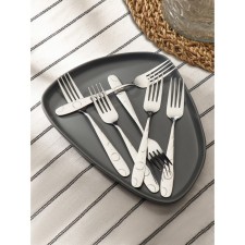 A set of forks of the dining rooms 