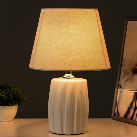 Liana table lamp E27 40W white 23x23x34 cm Risalux-1