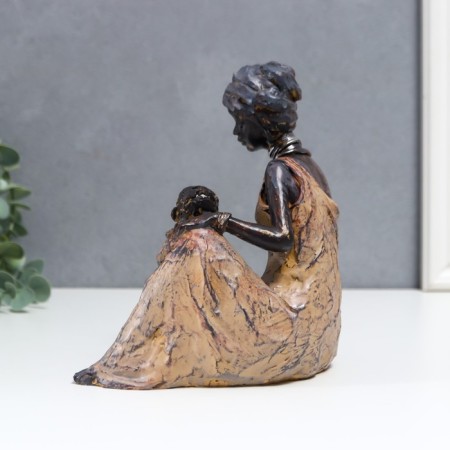 Souvenir Polystone "Mom with a child. Africa" ​​19x18 cm-3