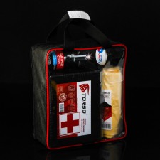 A motorist set first aid at the emergencies Grand Caratt