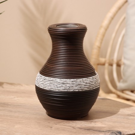 Wicker vase 15x15x20 cm (+/- 5 cm)